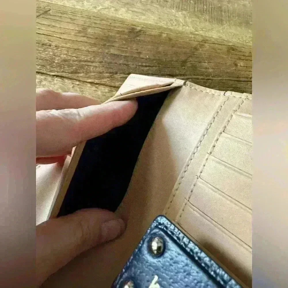 Kate Spade Wellesley Stacy navy leather wallet NWOT